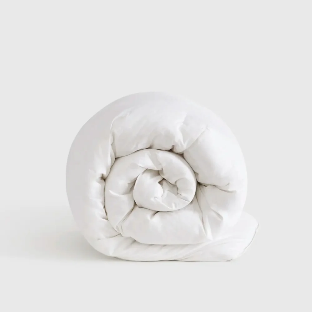 Quince Premium Down Alternative Comforter! Sz. Full/ Queen (Z3)